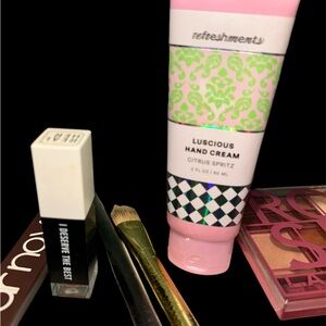 Luxury Beauty & Skincare Bundle -Estée Lauder,Luna Magic,Gloss Moderne 210$ MSRP